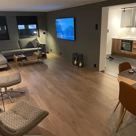 Διαμέρισμα Modern With Aurora & Midnight Sun Views, Close To Snow Dome, Slopes Store & Bus Stop, Free Parking