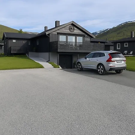 High-End Apartment With Aurora & Midnight Sun Views, Close To Snow Dome, Ski Slopes Store & Bus Stop, Free Parking Lägenhet *