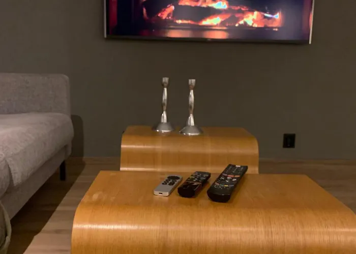 Apartment Modern With Aurora & Midnight Sun Views, Close To Snow Dome, Slopes Store & Bus Stop, Free Parking Tromsø
